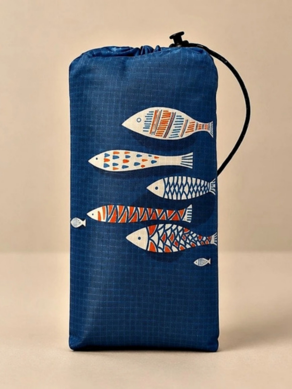 HAGÜL Waterproof Blue & White Fish Print Beach Mat NWT